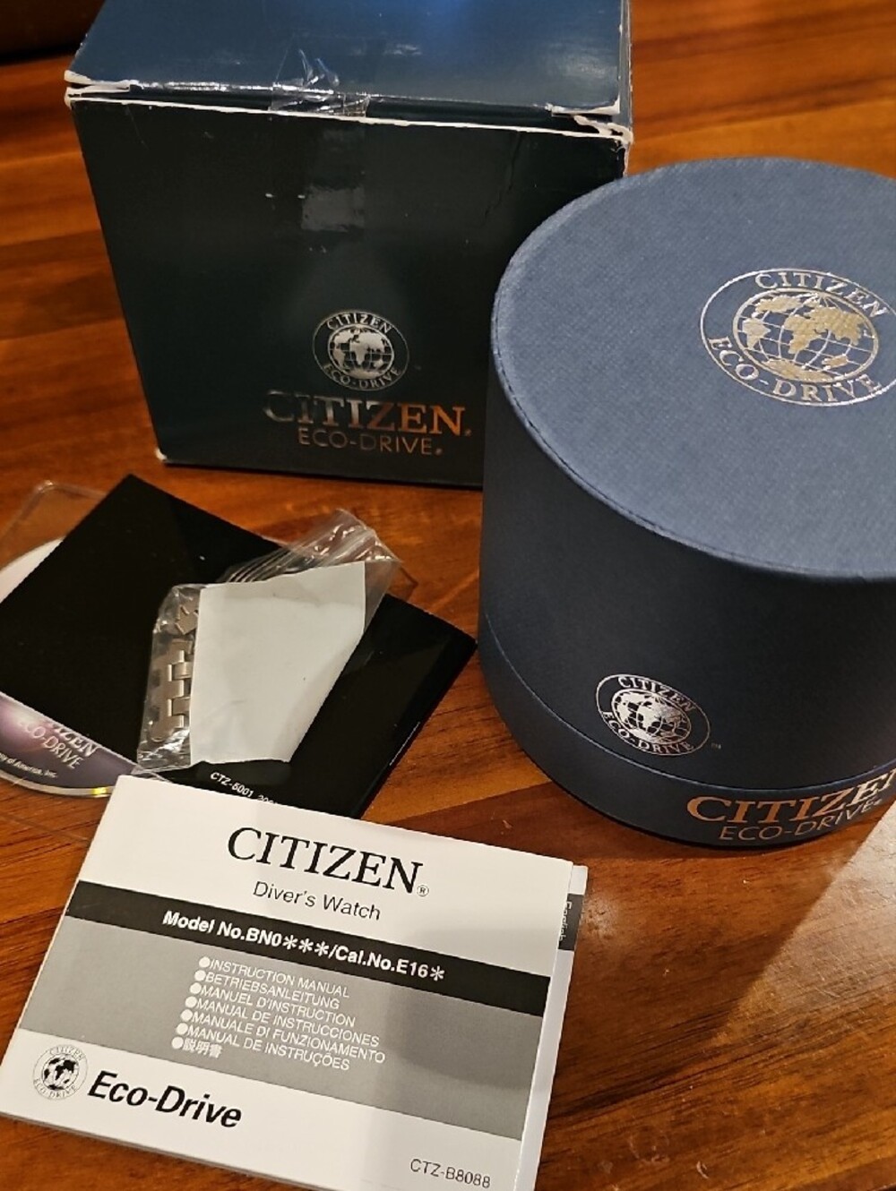 Citizen Calibre 2100 Full Titanium Eco-drive Sports Chronograph - Picture 5 of 7